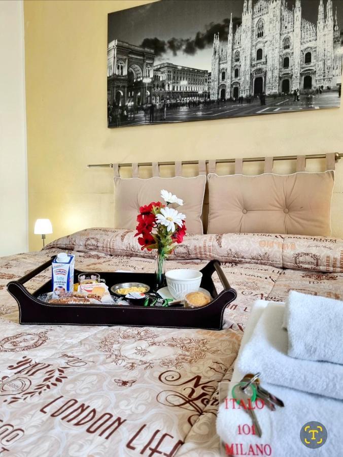 B&B Italo House Opera Bagian luar foto