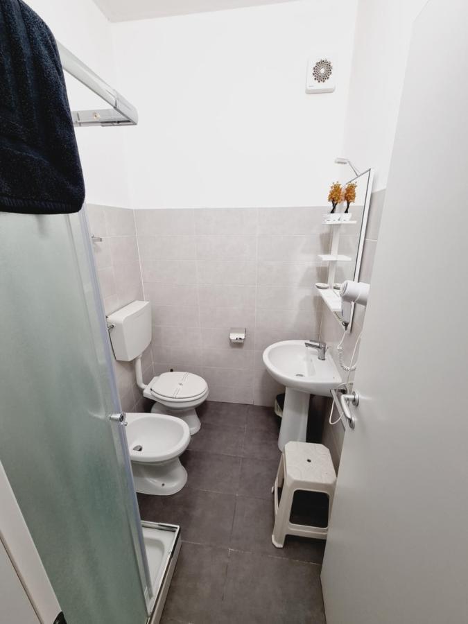 B&B Italo House Opera Bagian luar foto