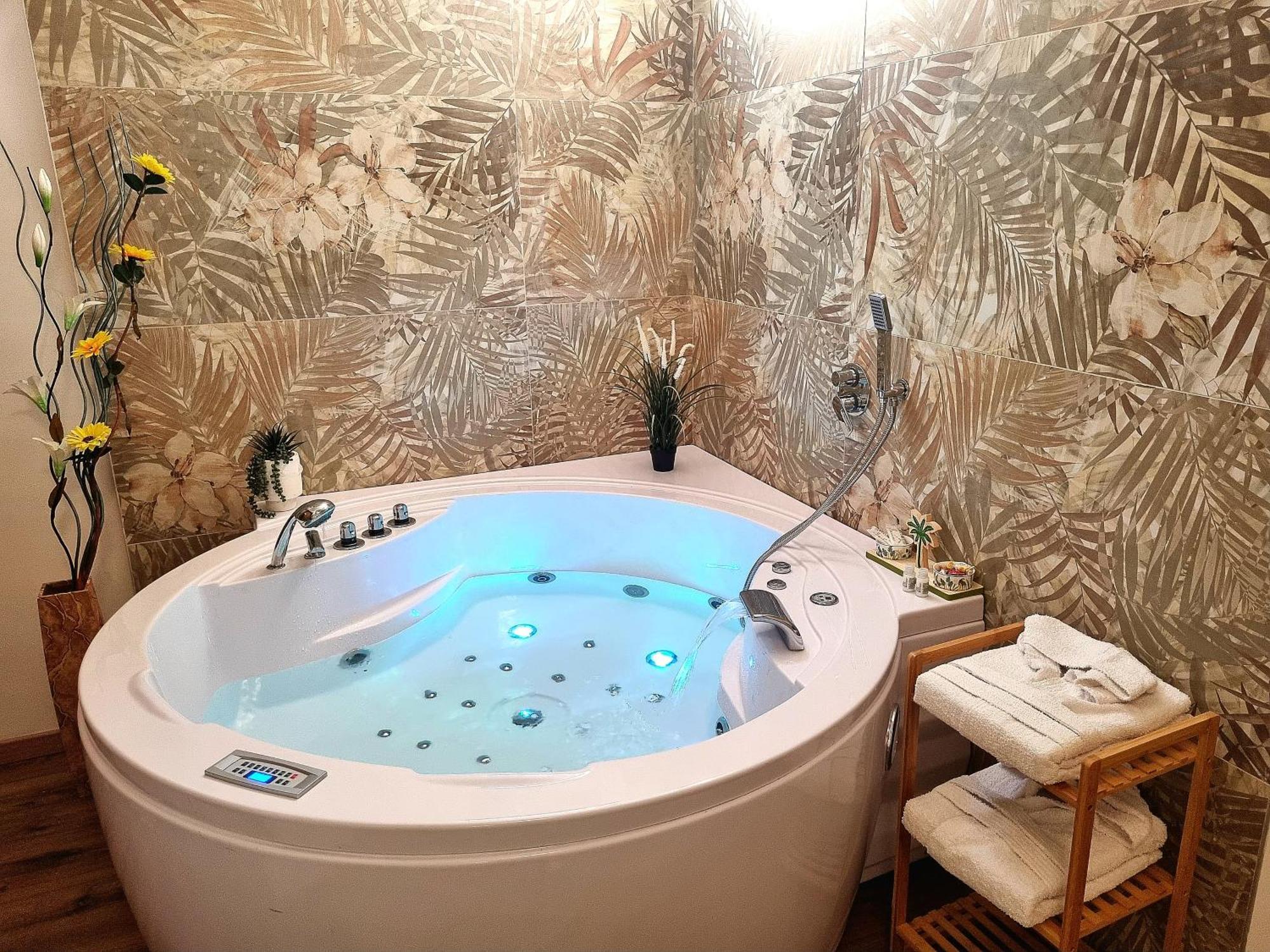 B&B Italo House Opera Bagian luar foto